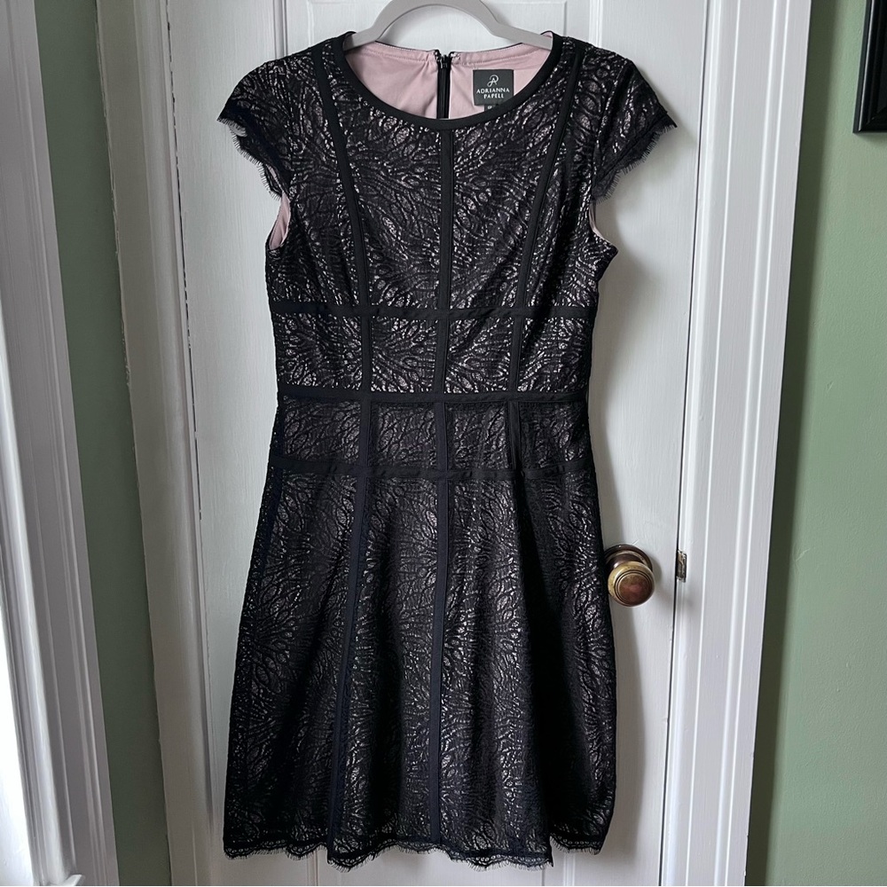 Adrianna Papell Cap Sleeve Black Lace Overlay Cocktail Dress Size 6P